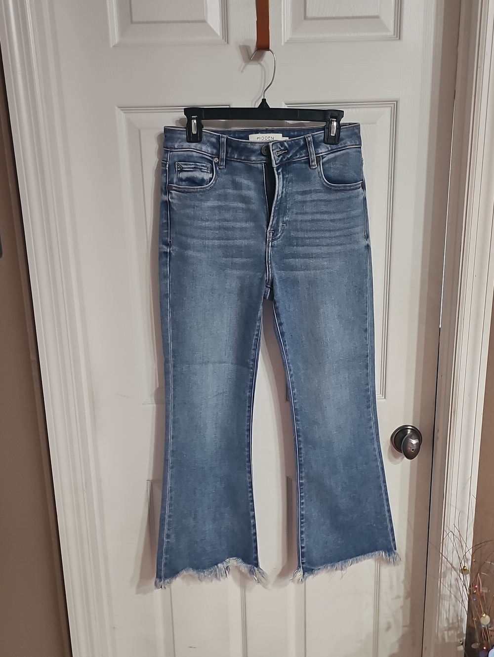 Hidden Jeans. Women’s Light Blue Flare Crop Jeans